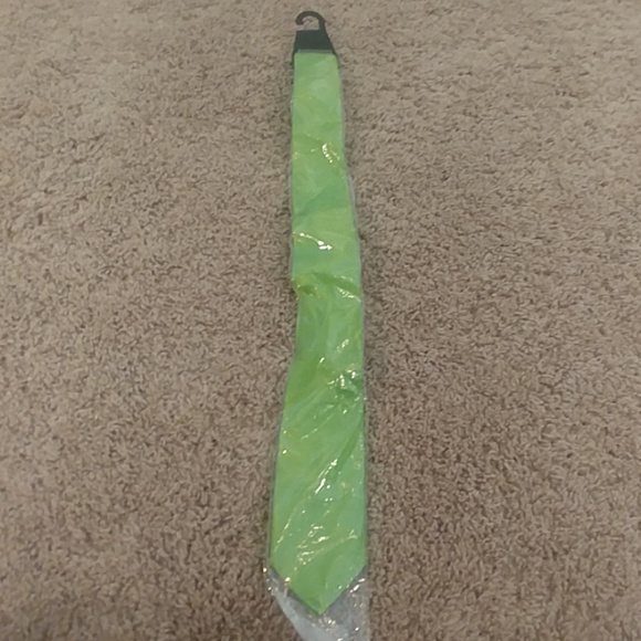 NWOT New in plastic lime green tie - Picture 3 of 3